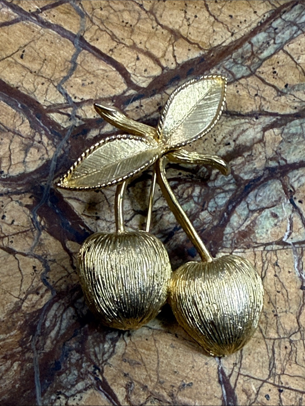 Fashion Jewelry Gold Cherry Cluster Brooch